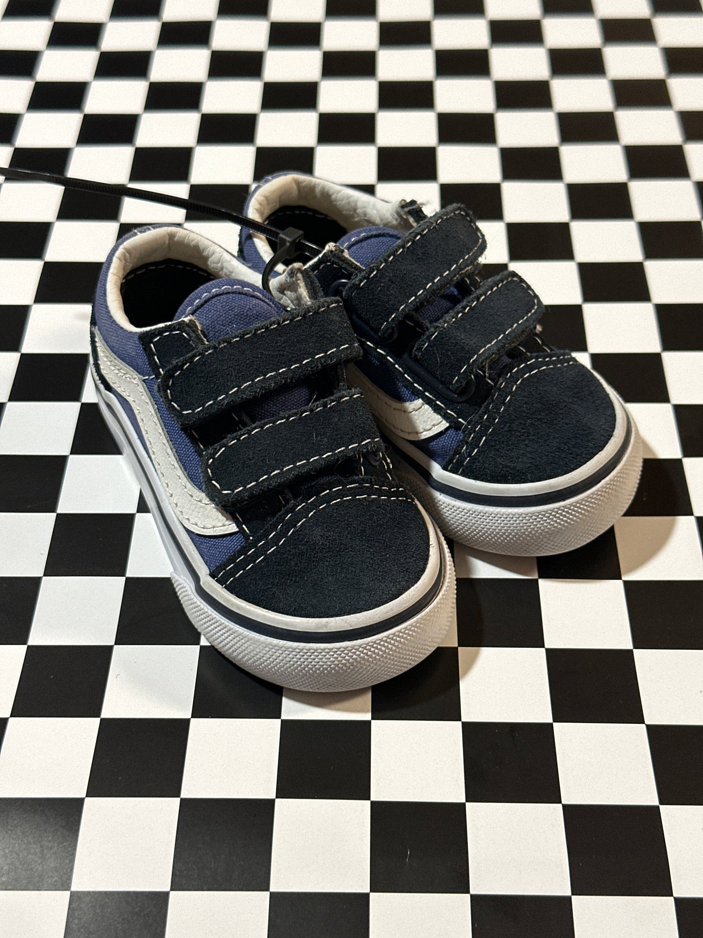 Vans Toddler Old Skool V Shoe Size 4