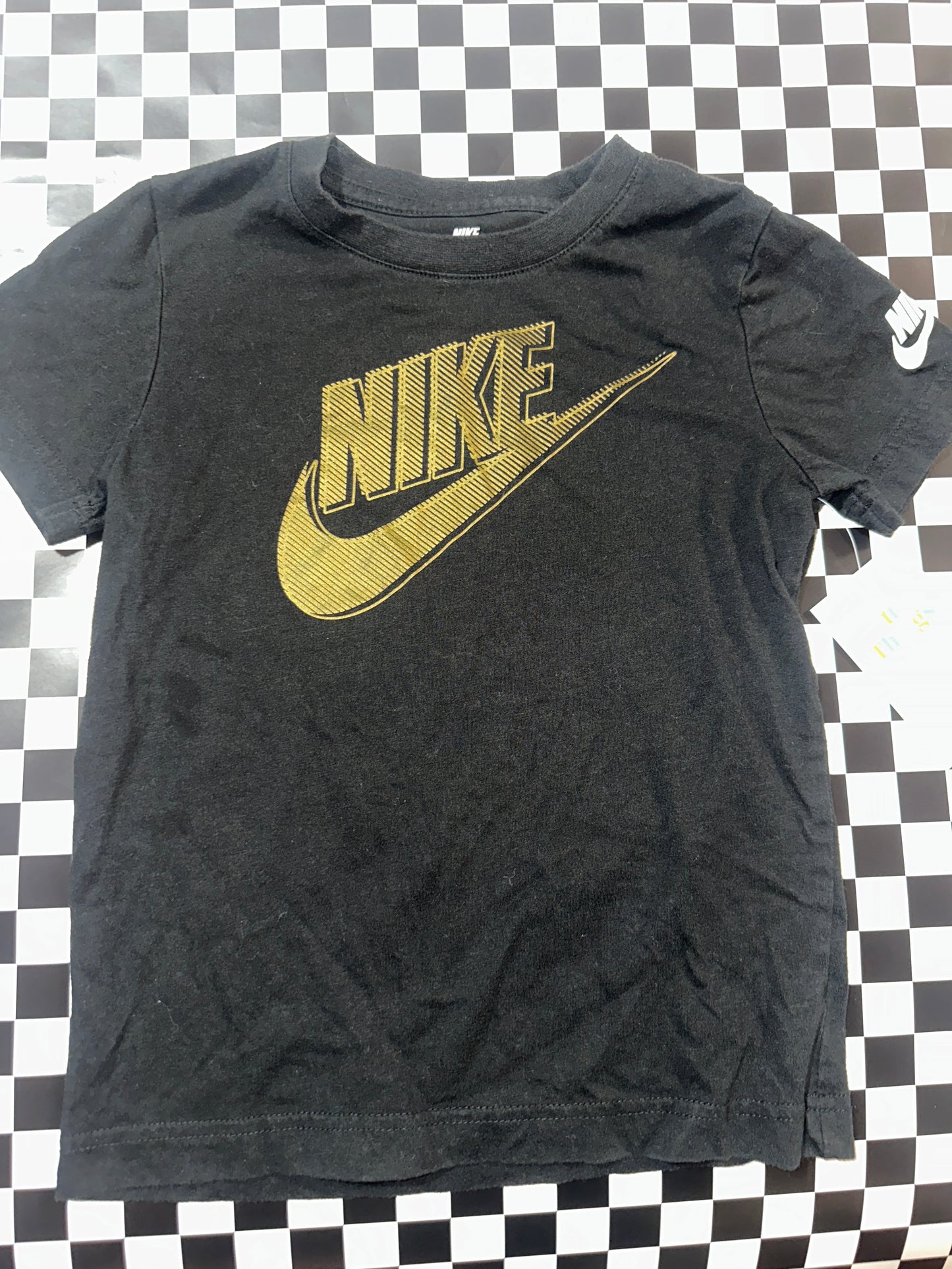 Nike Boys Tshirts size 6 black and Gold