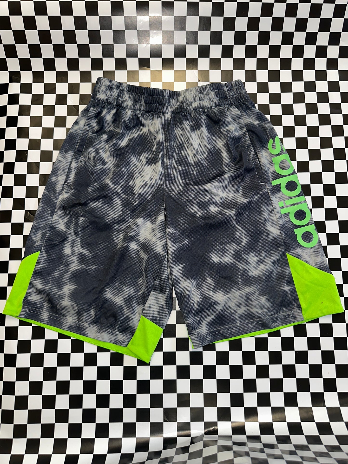 Adidas Boys Gray/Green Shorts Size M(10/12)