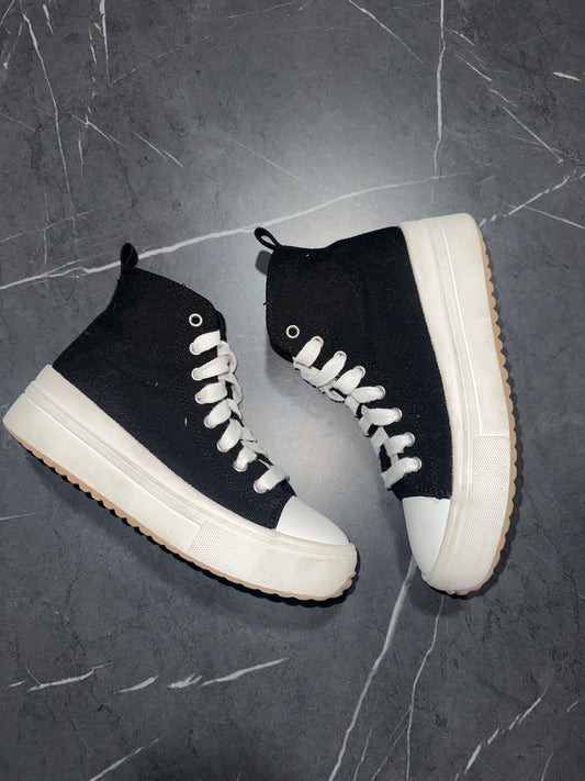 Blakely High-Top Sneakers by Art Class