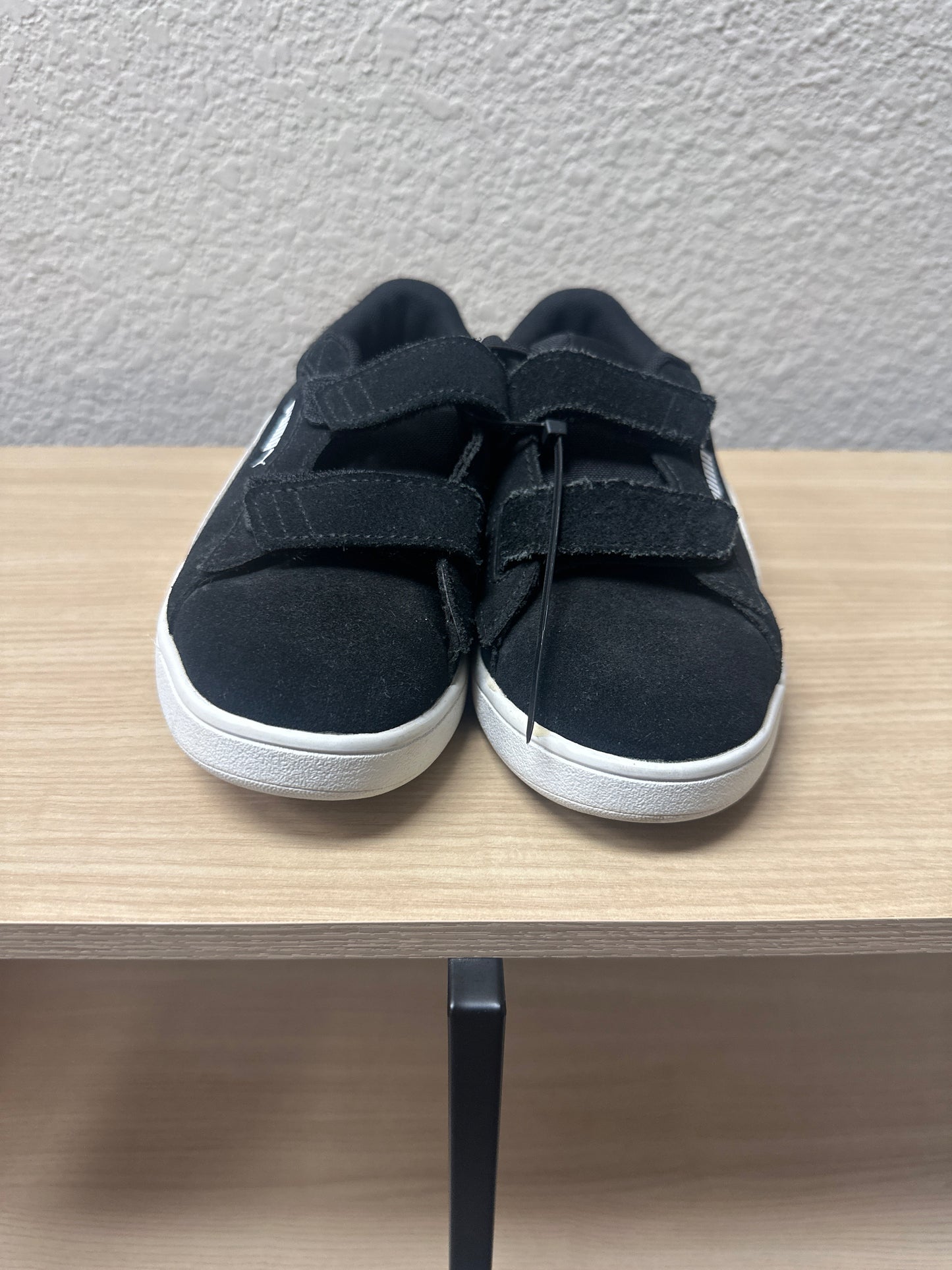 PUMA Smash v2 sneakers