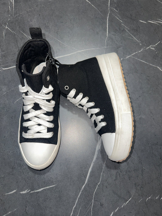 Blakely High-Top Sneakers by Art Class