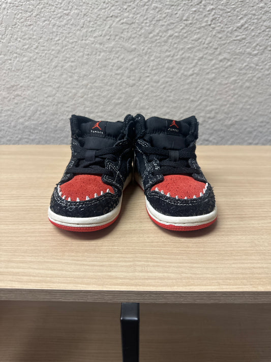 Jordan 1 Mid SE "Siempre Familia" sneakers