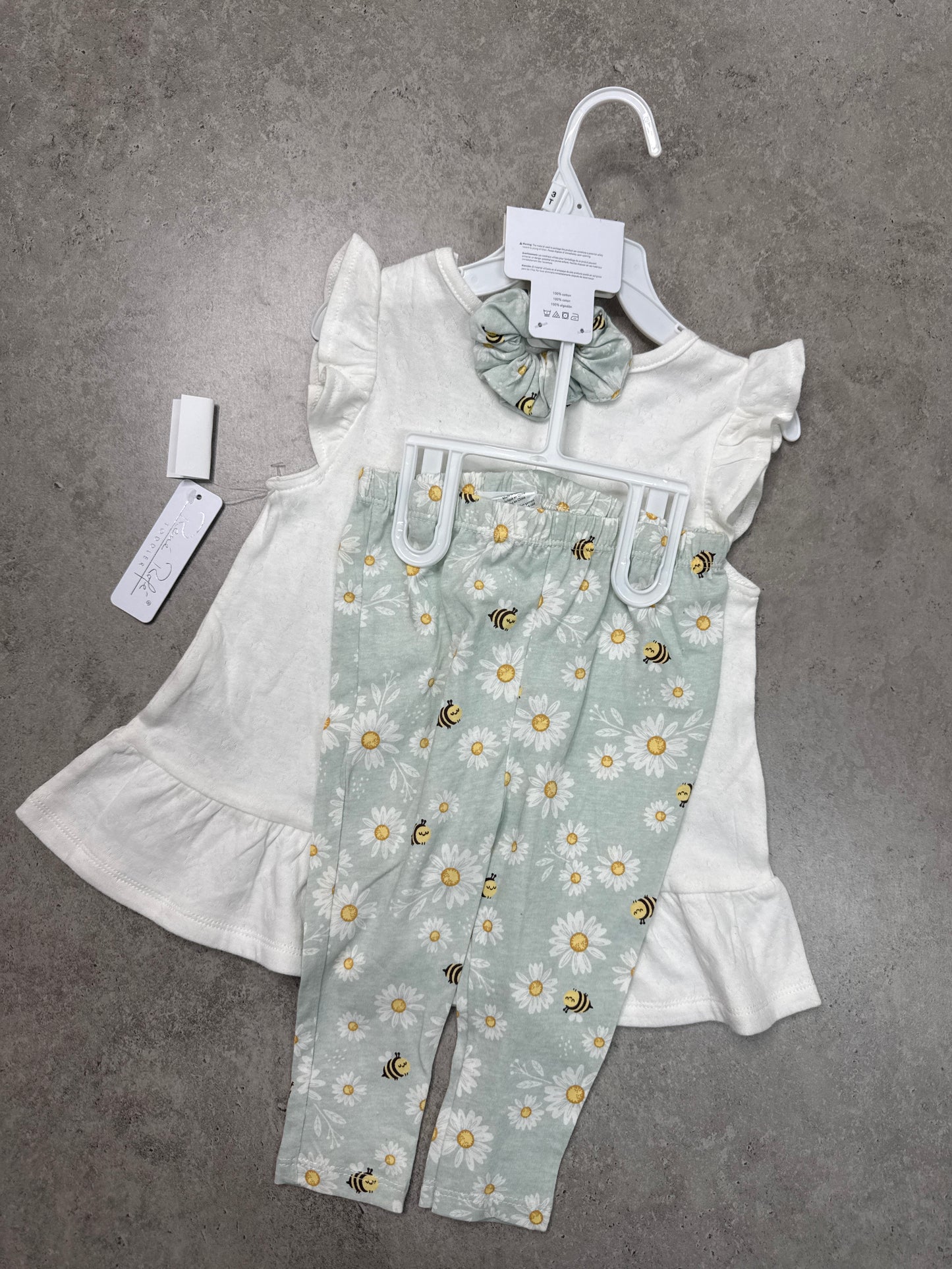 NWT Rene Rafe white tunic and daisy-print leggings set