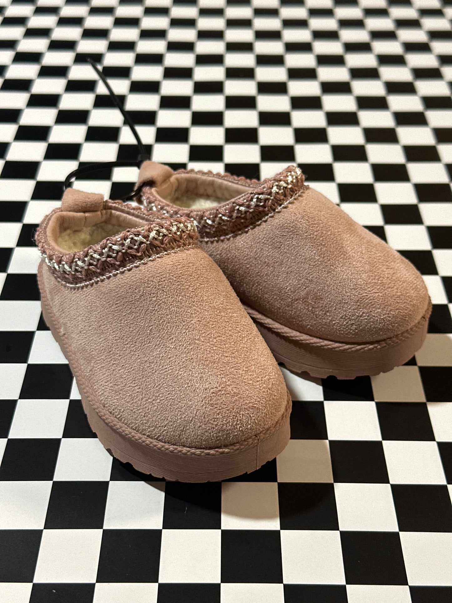 Olivia & Kate children's slippers size 5