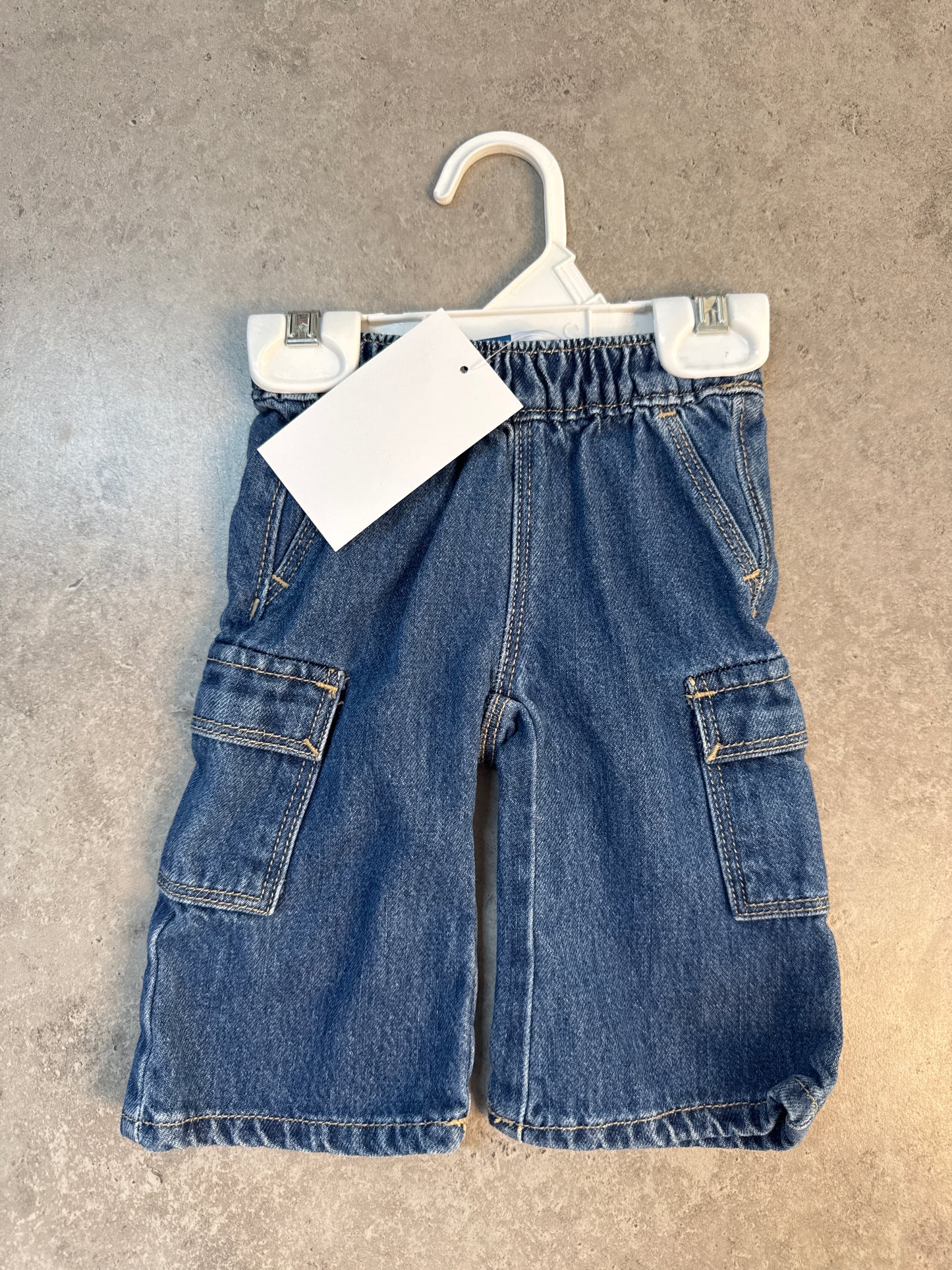 Old Navy wide leg cargo jeans ￼