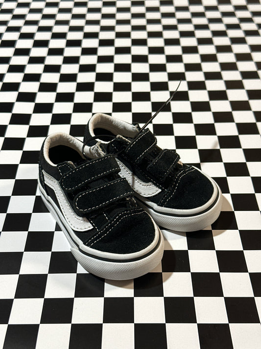 Vans Toddler Old Skool V Shoe Size 4.5