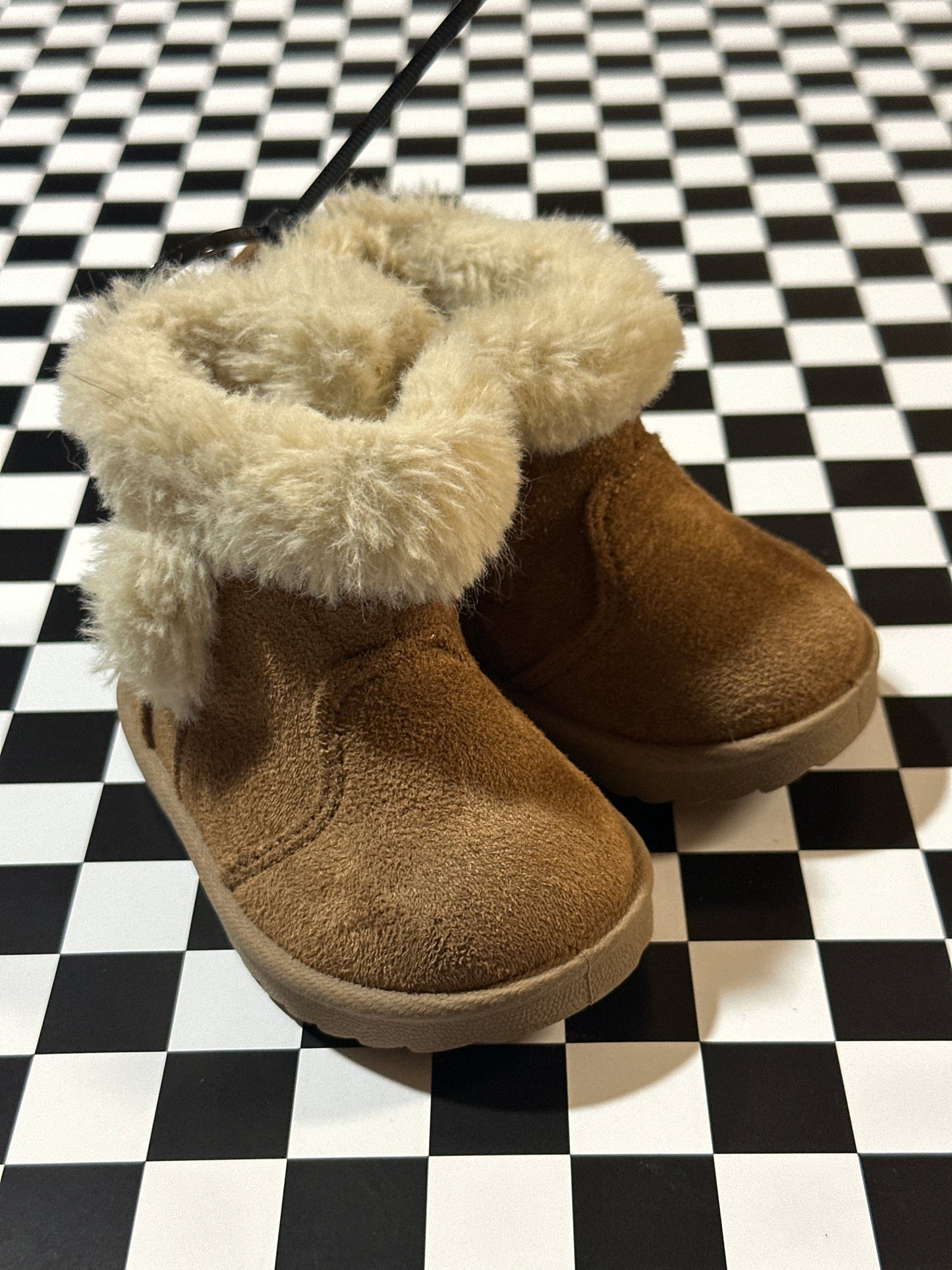 WN Girls Fuzzy Brown boot size 2